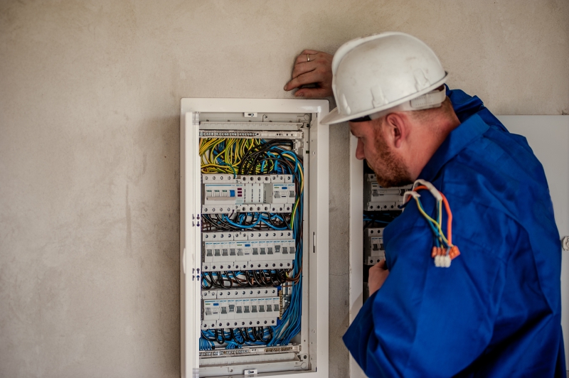 sasu-ST JEANNET-min_electrician-2755683